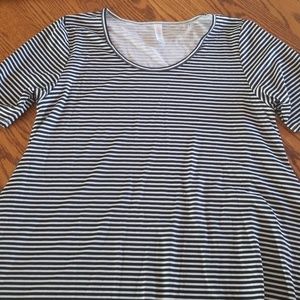 Lularoe perfect t